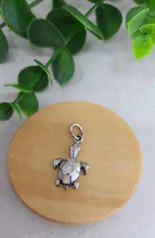 Pingente tartaruga madreperola