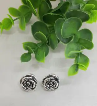 Brinco flor eletroformação