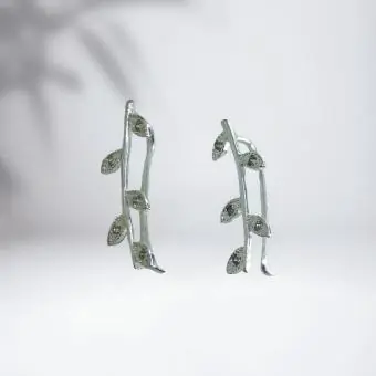 Brinco ear cuff seis folhas zirconias - Código 1820