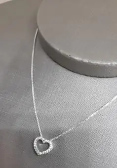 Corrente pingente coração cravejado