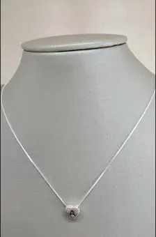Colar coração letra A