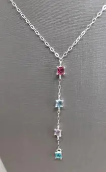 Colar estilo gravatinha zirconias coloridas