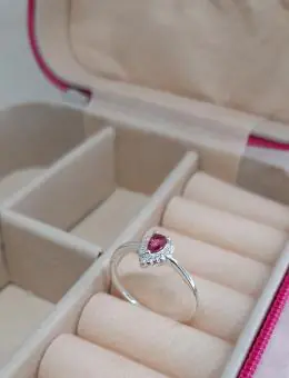 Anel  solitario gota rosa