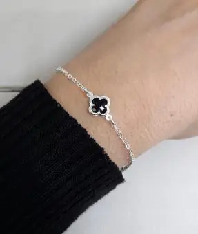 Pulseira trevo pedra zirconia preta