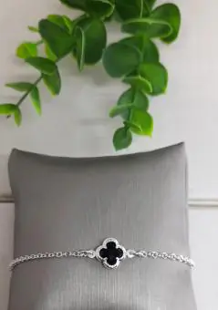 Pulseira trevo pedra zirconia preta