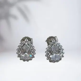 Brinco gota cravejado zirconia - Código 1896