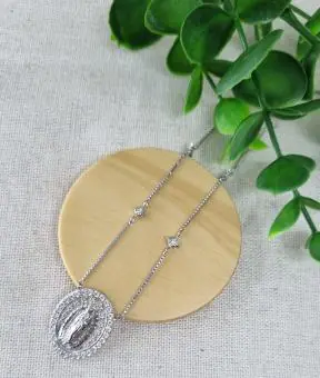 Colar Nossa Senhora Guardalupe cravejada com seis ponto luz