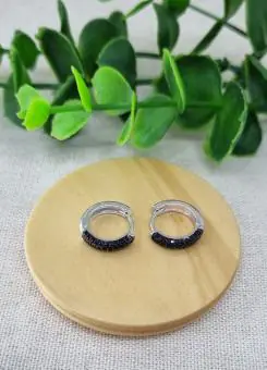 Brinco click zirconia negra M