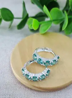 Brinco argola click zirconia verde