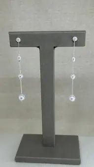 Brinco corrente  tres perolas