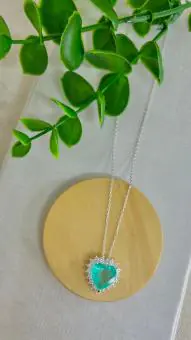 Corrente pingente coração verde fusion
