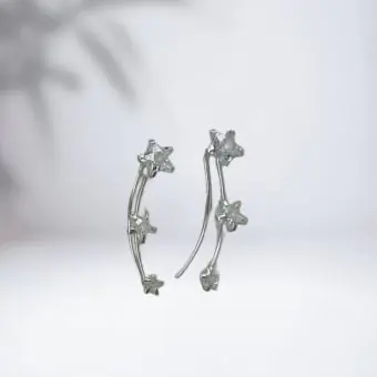 Brinco earcuff três estrelas cravejada