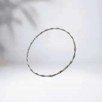 Pulseira aro torcido fino  sem fecho
