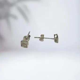 Brinco solitario ponto luz quadrado - Código 2017