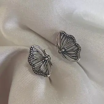 Brinco mariposa  vazada
