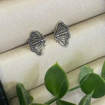 Brinco mariposa  vazada
