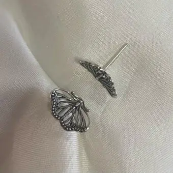 Brinco mariposa  vazada