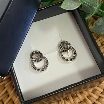 Brinco marcassita círculos entrelaçados vazados