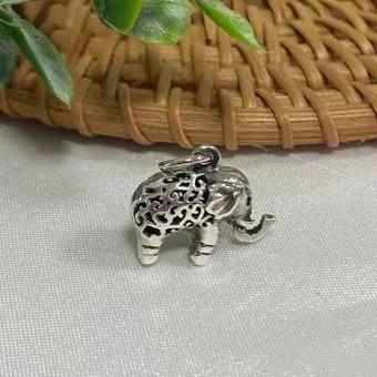 Pingente elefante vazado
