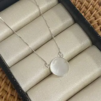 Colar São Bento madrepérola