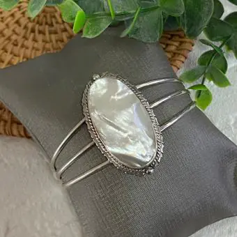 Pulseira bracelete madrepérola oval