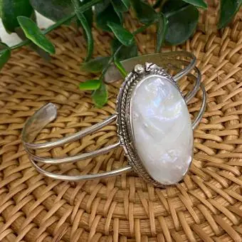 Pulseira bracelete madrepérola oval