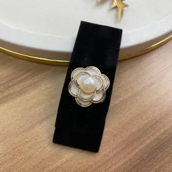 Tictac retangular veludo preto flor acetato pérola