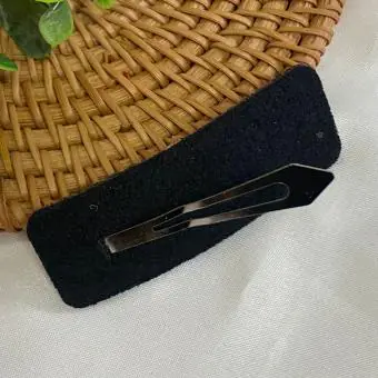 Tictac retangular tweed marrom com aplicações pérolas