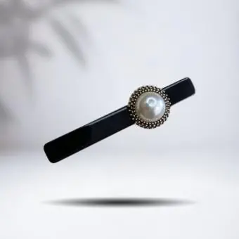 Bico de pato preto aplicação pérola