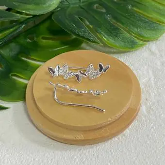 Brinco ear cuff borboletas lisas e cravejadas